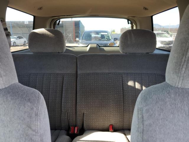 Photo 10 from auction – 2000 CHEVROLET BLAZER with VIN 1GNDT13W2Y2157325