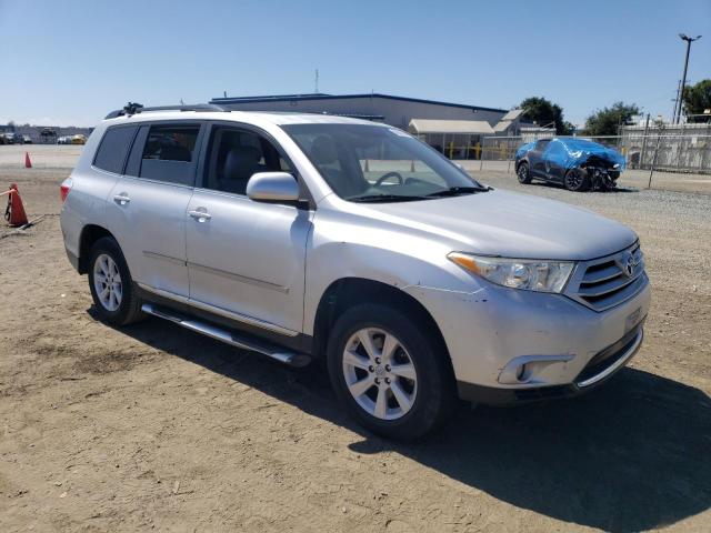 Photo 4 from auction – 2011 TOYOTA HIGHLANDER with VIN 5TDZK3EH6BS044439