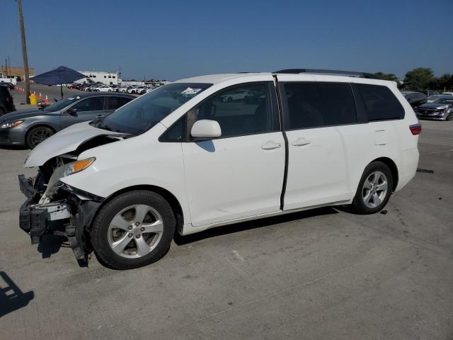 TOYOTA SIENNA LE 2015 with VIN 5TDKK3DC0FS671327 - Photo from auction