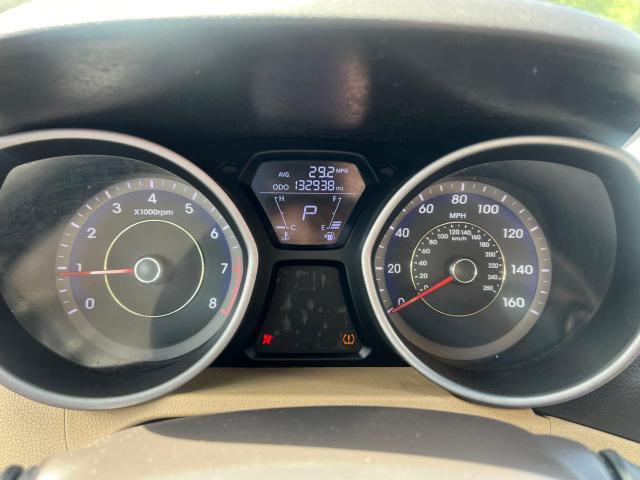 Photo 8 from auction – 2011 HYUNDAI ELANTRA GL with VIN KMHDH4AE4BU102453
