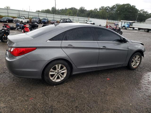 Photo 3 from auction – 2013 HYUNDAI SONATA GLS with VIN 5NPEB4AC4DH778956