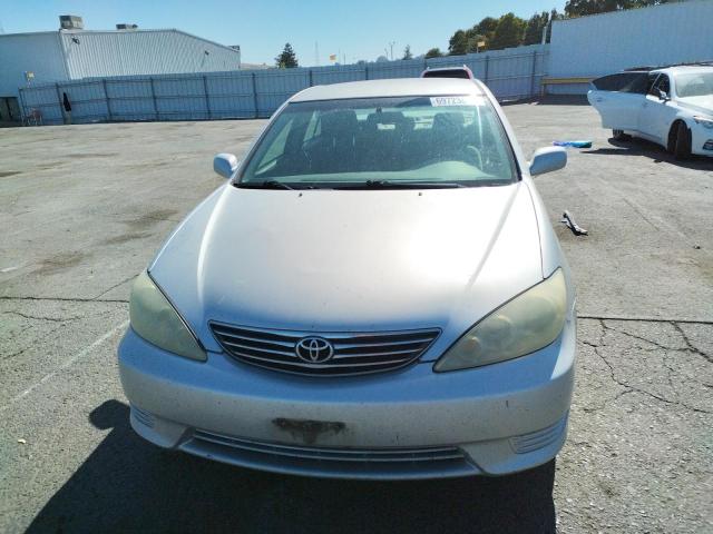 Photo 5 from auction – 2005 TOYOTA CAMRY LE with VIN 4T1BE32K45U405526