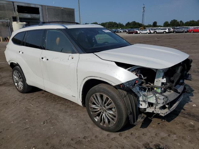 Photo 4 from auction – 2022 TOYOTA HIGHLANDER with VIN 5TDEBRCH1NS075980