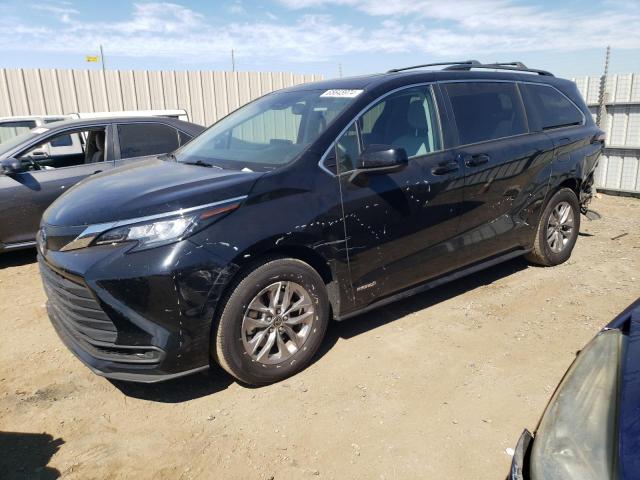 TOYOTA SIENNA LE 2021 with VIN 5TDBRKEC3MS072519 - Photo from auction