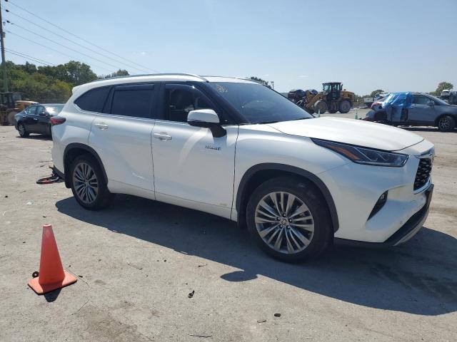 Photo 4 from auction – 2021 TOYOTA HIGHLANDER with VIN 5TDEBRCH4MS044155