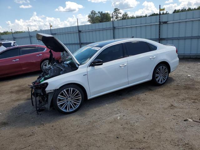 VOLKSWAGEN PASSAT SE 2015 with VIN 1VWBT7A31FC093911 - Photo from auction