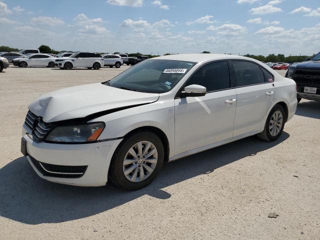 VOLKSWAGEN PASSAT S 2015 with VIN 1VWAT7A32FC061870 - Photo from auction
