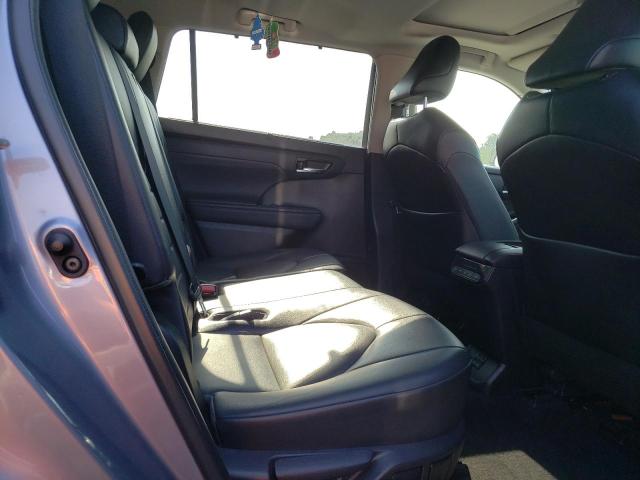 Photo 11 from auction – 2022 TOYOTA HIGHLANDER with VIN 5TDGZRBHXNS183309