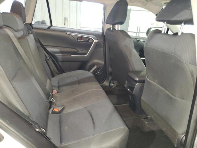 Photo 11 from auction – 2019 TOYOTA RAV4 LE with VIN JTMF1RFV4KD006975