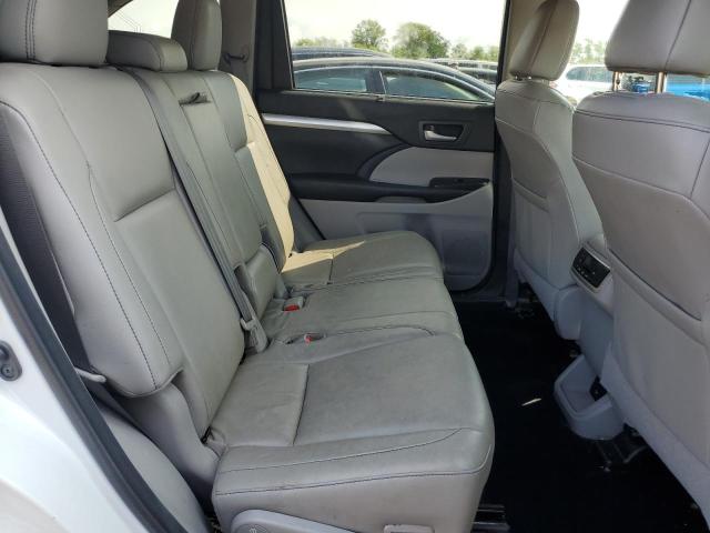Photo 11 from auction – 2018 TOYOTA HIGHLANDER with VIN 5TDJZRFH6JS529060