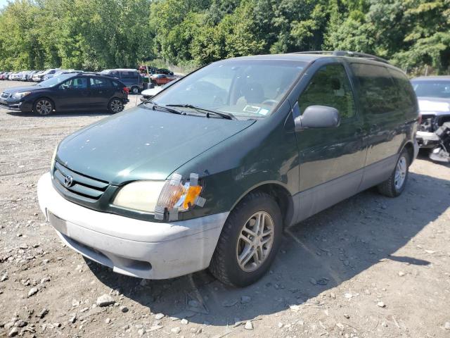 TOYOTA SIENNA LE 2002 with VIN 4T3ZF13C22U497939 - Photo from auction