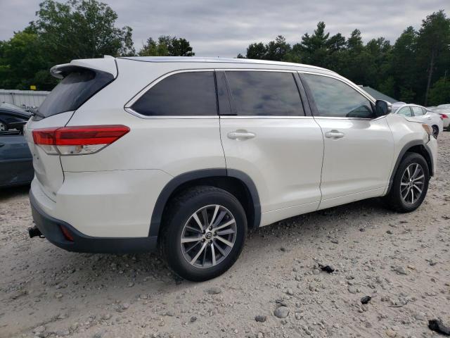 Photo 3 from auction – 2017 TOYOTA HIGHLANDER with VIN 5TDKZRFH0HS520384