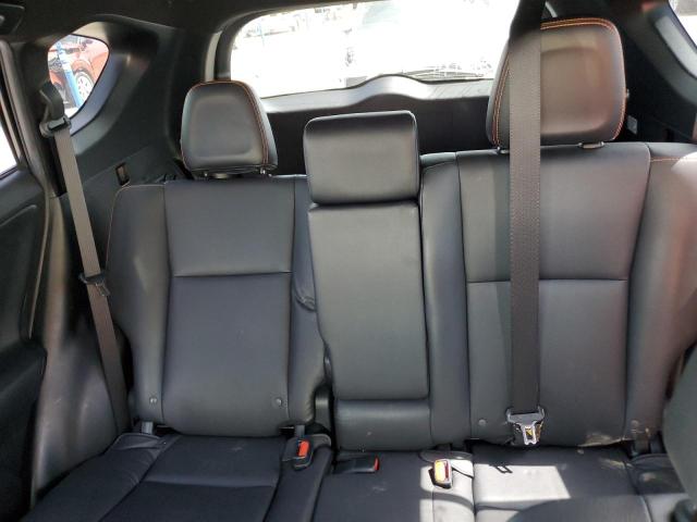 Photo 10 from auction – 2018 TOYOTA RAV4 SE with VIN JTMNFREV6JJ204696