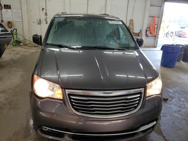 Photo 5 from auction – 2015 CHRYSLER TOWN & COU with VIN 2C4RC1BG5FR560531