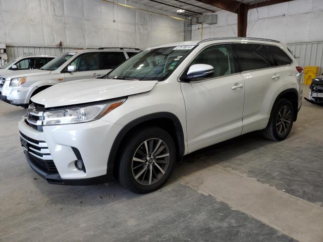 TOYOTA HIGHLANDER 2018 z numerem VIN 5TDJZRFH1JS562225 - Zdjęcie z aukcji