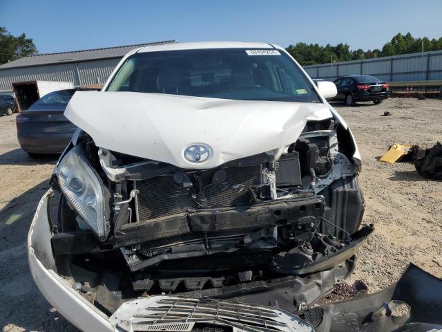 Photo 5 from auction – 2017 TOYOTA SIENNA LE with VIN 5TDJZ3DC7HS187679