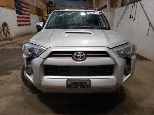 Photo 5 from auction – 2023 TOYOTA 4RUNNER SE with VIN JTERU5JR2P6152175