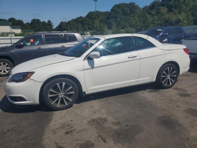 CHRYSLER 200 S 2013 with VIN 1C3BCBGG8DN532723 - Photo from auction