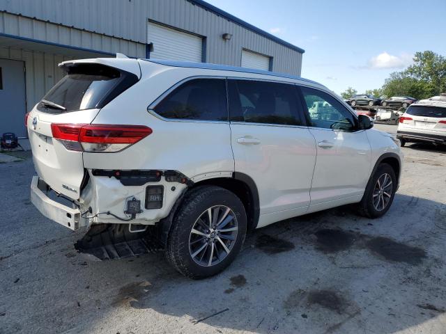 Photo 3 from auction – 2017 TOYOTA HIGHLANDER with VIN 5TDJZRFH6HS511958