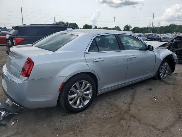 Photo 3 from auction – 2019 CHRYSLER 300 TOURIN with VIN 2C3CCARG5KH698604