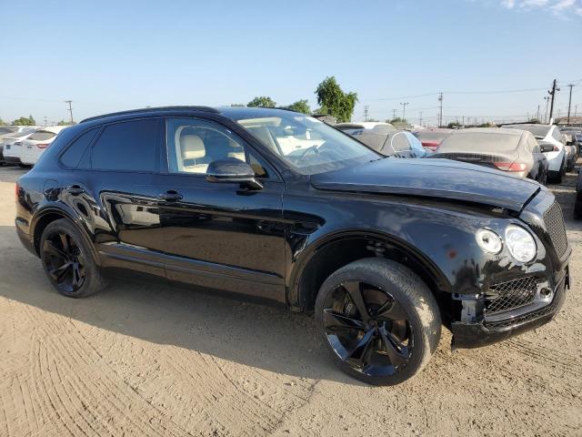 Photo 4 from auction – 2017 BENTLEY BENTAYGA with VIN SJAAC2ZV5HC015773