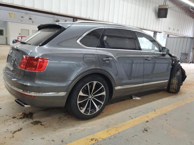Photo 3 from auction – 2017 BENTLEY BENTAYGA with VIN SJAAC2ZV6HC013823
