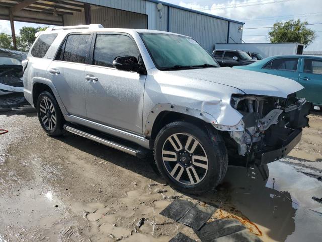 Foto 4 de la subasta – 2017 TOYOTA 4RUNNER SR con VIN JTEZU5JR2H5161840