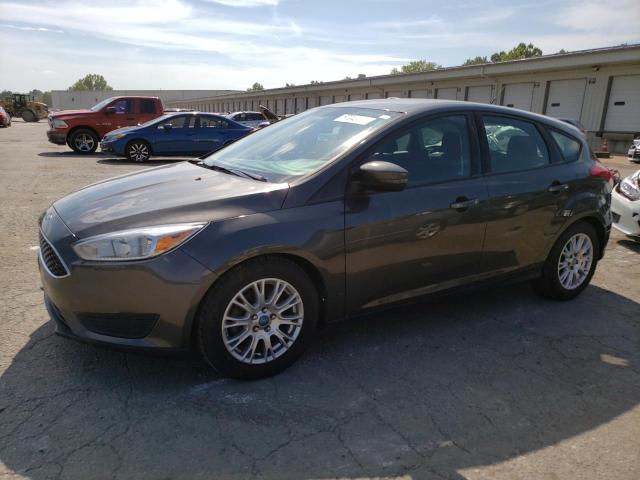 FORD FOCUS SE 2015 مع رقم تعريف المركبة 1FADP3K2XFL215055 - صورة من المزاد