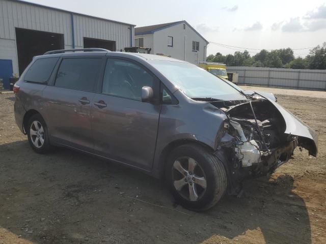 Photo 4 from auction – 2015 TOYOTA SIENNA LE with VIN 5TDKK3DC4FS569660
