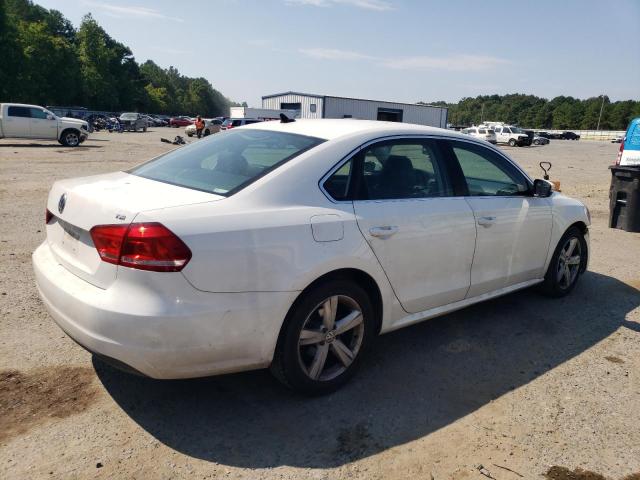 Photo 3 from auction – 2015 VOLKSWAGEN PASSAT S with VIN 1VWAT7A31FC079020
