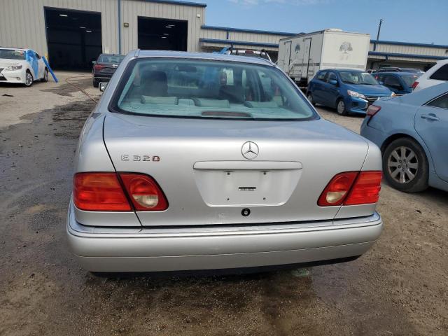Photo 6 from auction – 1999 MERCEDES-BENZ E 320 with VIN WDBJF65H2XA888922
