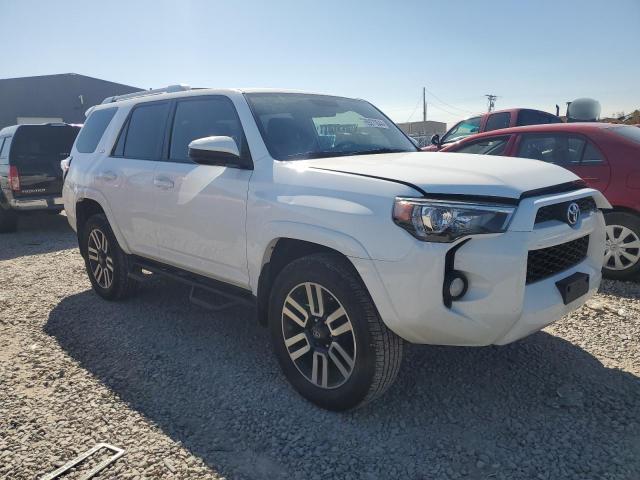 Photo 4 from auction – 2015 TOYOTA 4RUNNER SR with VIN JTEBU5JR9F5226570