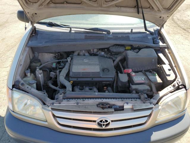 Photo 12 from auction – 2002 TOYOTA SIENNA LE with VIN 4T3ZF13C62U479010