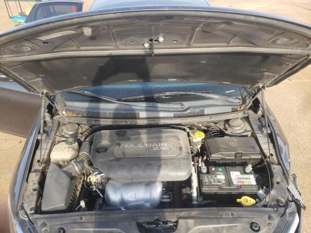 Photo 11 from auction – 2015 CHRYSLER 200 LIMITE with VIN 1C3CCCAB4FN695217
