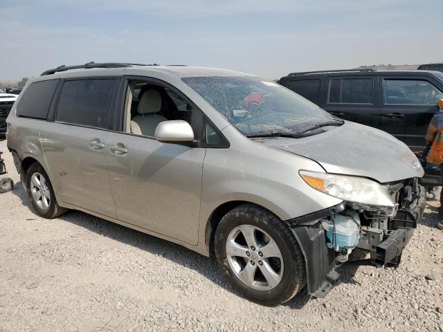 Photo 4 from auction – 2015 TOYOTA SIENNA LE with VIN 5TDKK3DC1FS670641
