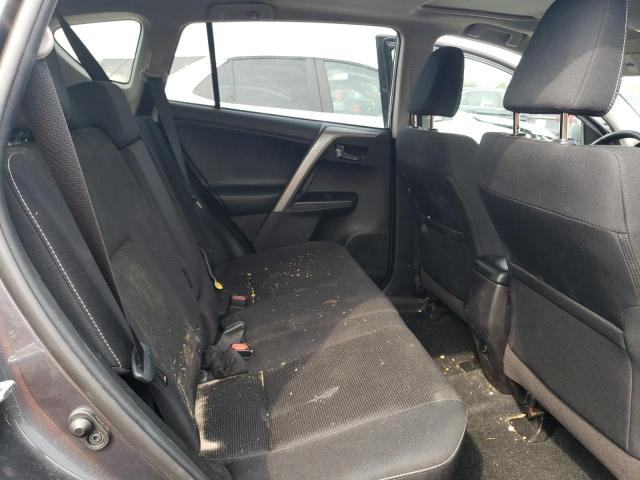 Photo 11 from auction – 2018 TOYOTA RAV 4 with VIN 2T3RFREV1JW844933
