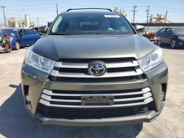 Photo 5 from auction – 2019 TOYOTA HIGHLANDER with VIN 5TDKZRFH4KS343782