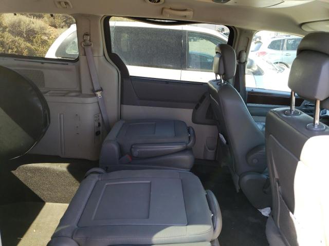 Photo 11 from auction – 2010 CHRYSLER TOWN & COU with VIN 2A4RR5D17AR427481