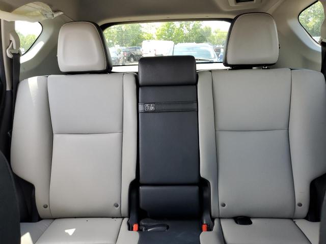 Photo 10 from auction – 2017 TOYOTA RAV4 HV LI with VIN JTMDJREV6HD075247