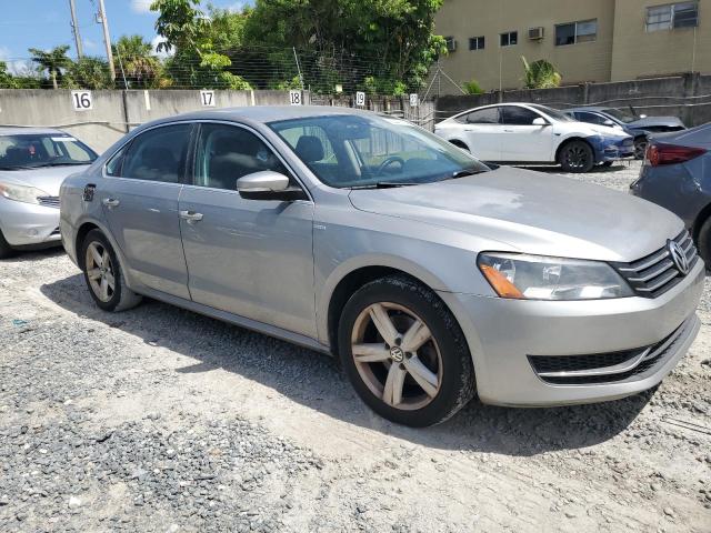 Photo 4 from auction – 2014 VOLKSWAGEN PASSAT S with VIN 1VWAT7A37EC040303