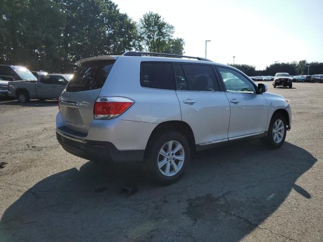 Photo 3 from auction – 2012 TOYOTA HIGHLANDER with VIN 5TDBK3EH9CS109058