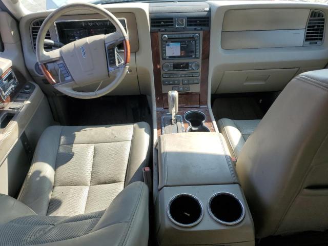 Photo 8 from auction – 2011 LINCOLN NAVIGATOR with VIN 5LMJJ2J53BEJ02270