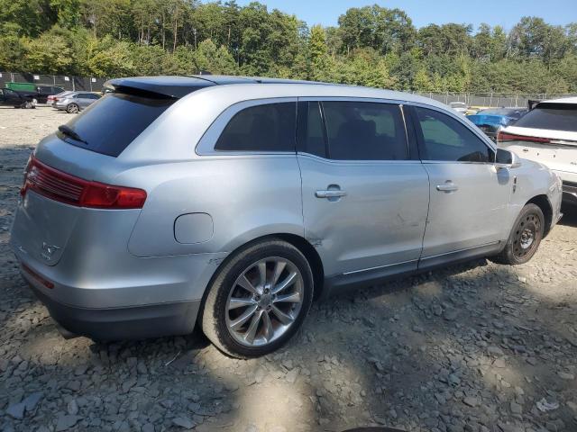 Photo 3 from auction – 2011 LINCOLN MKT with VIN 2LMHJ5AT3BBJ53575