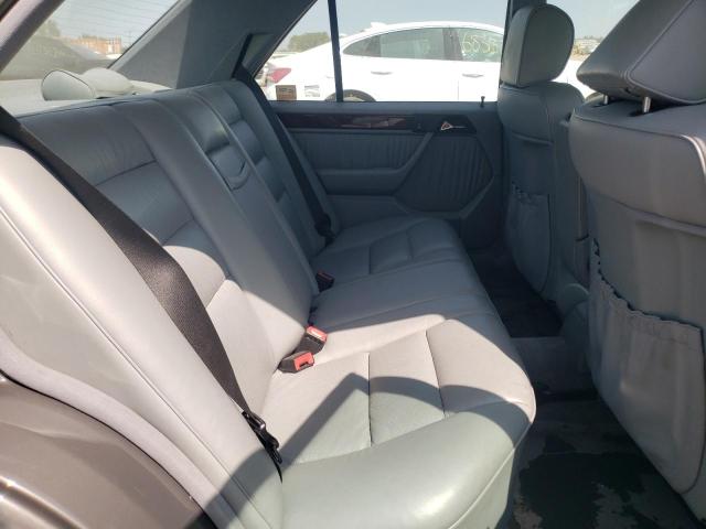 Photo 10 from auction – 1993 MERCEDES-BENZ 400 E with VIN WDBEA34E7PB924913