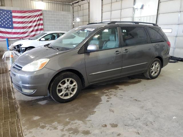 TOYOTA SIENNA XLE 2004 with VIN 5TDZA22C24S088740 - Photo from auction