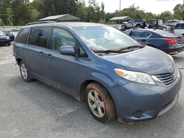 Photo 4 from auction – 2017 TOYOTA SIENNA LE with VIN 5TDKZ3DC8HS822901