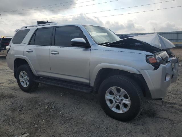 Photo 4 from auction – 2015 TOYOTA 4RUNNER SR with VIN JTEBU5JR4F5270072
