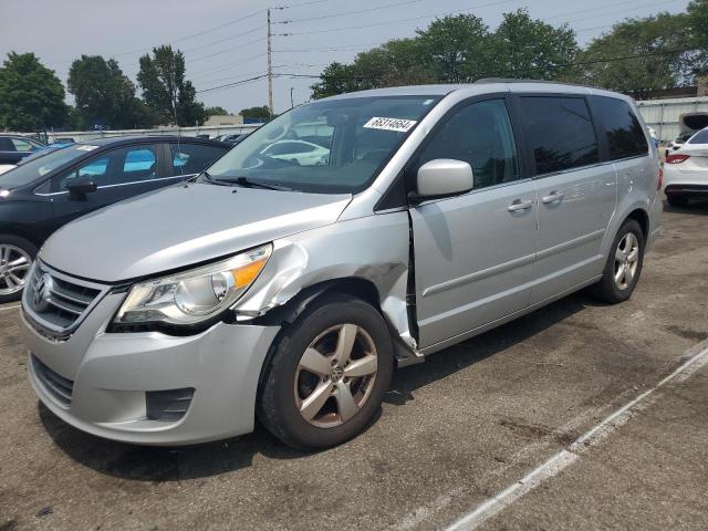 VOLKSWAGEN ROUTAN SE 2011 with VIN 2V4RW3DG9BR766516 - Photo from auction