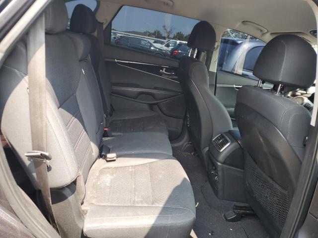 Photo 11 from auction – 2018 KIA SORENTO LX with VIN 5XYPGDA32JG388340