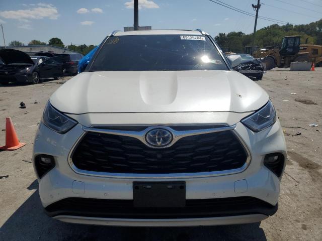 Photo 5 from auction – 2021 TOYOTA HIGHLANDER with VIN 5TDEBRCH4MS044155